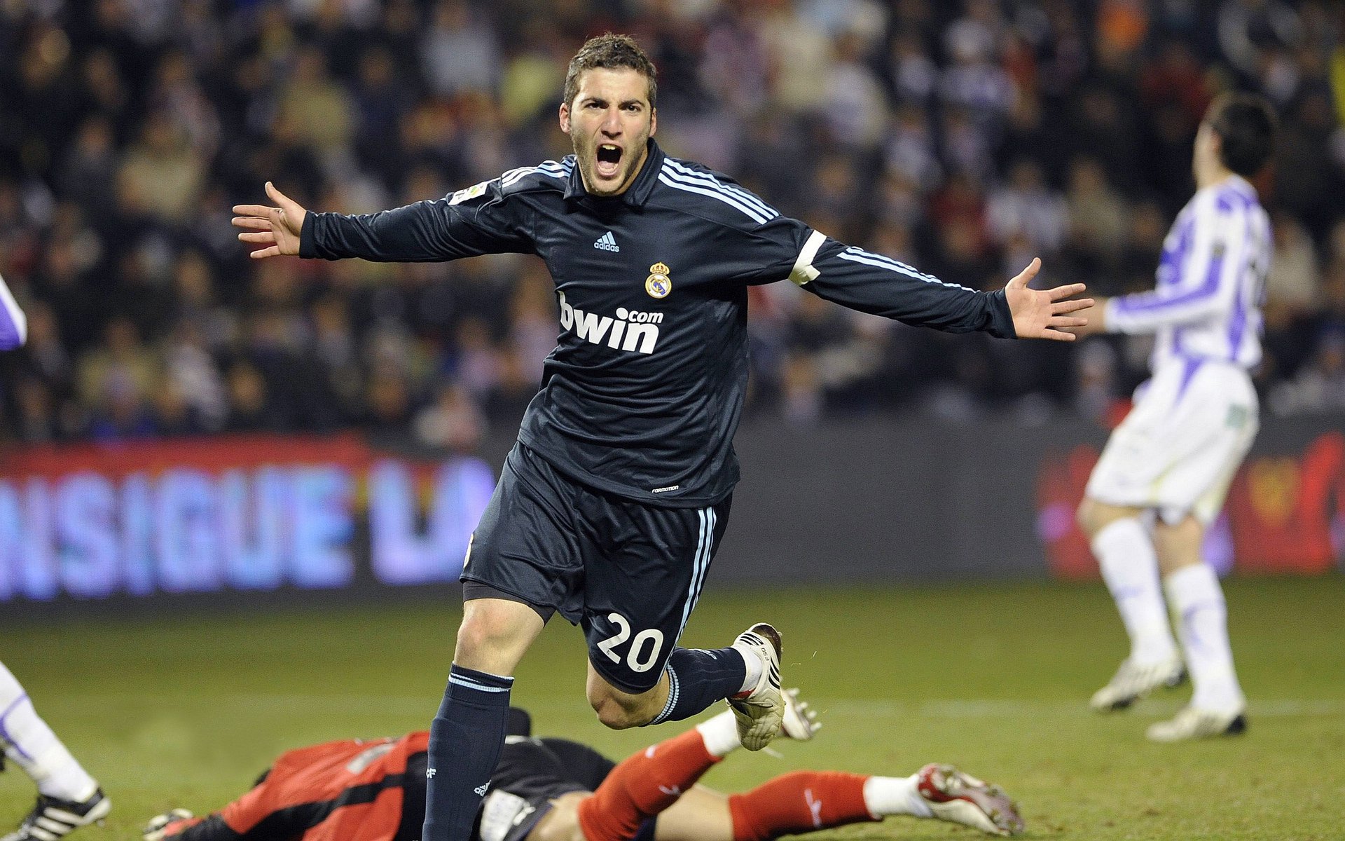 49人主场再胜，防守体系堪称完美，内场防守队员